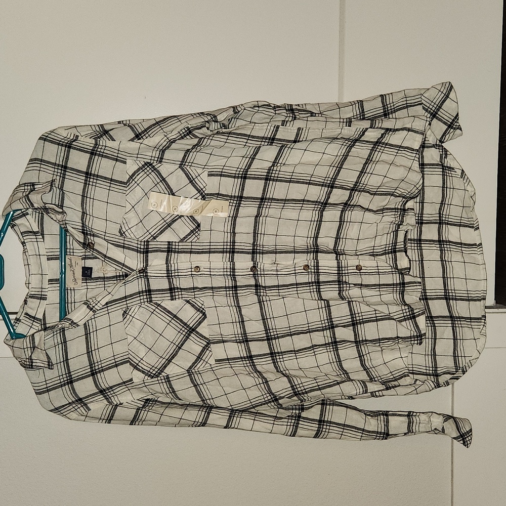 Universal Thread White and Grey Plaid Button Up